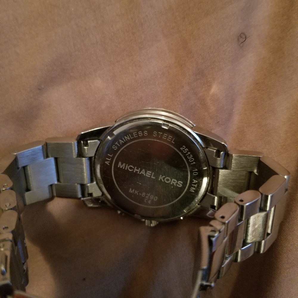 Watch - image 2